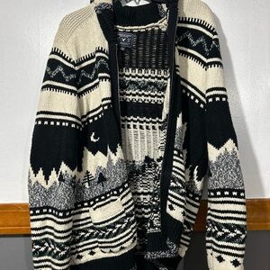 American Eagle Outfitters Black and Cream Knit Zip up